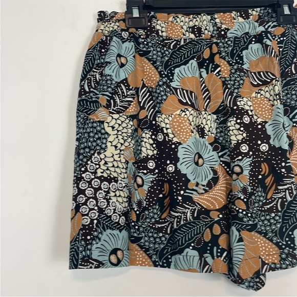 Joie Brown and Blue Floral Drawstring Waist Linen Blend
Shorts. Size 10. - Picture 6 of 13